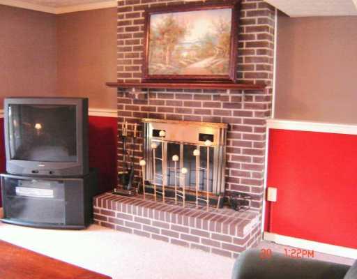 1476 Mayview Road Upper St. Clair, PA 15241 - Photo 7 of 8 Den/Family/Great Room.
