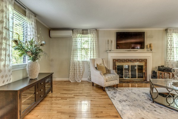 17 Edgemere Road Lynnfield, MA 01940 - Photo 10 of 29 Gallery Image 10