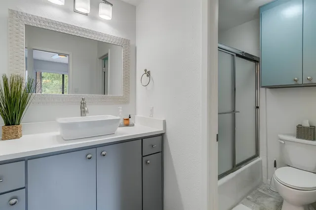 $749,000 | 613 Hi Circle North, Unit E, Horseshoe Bay, TX 78657