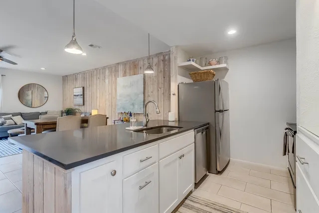 $749,000 | 613 Hi Circle North, Unit E, Horseshoe Bay, TX 78657