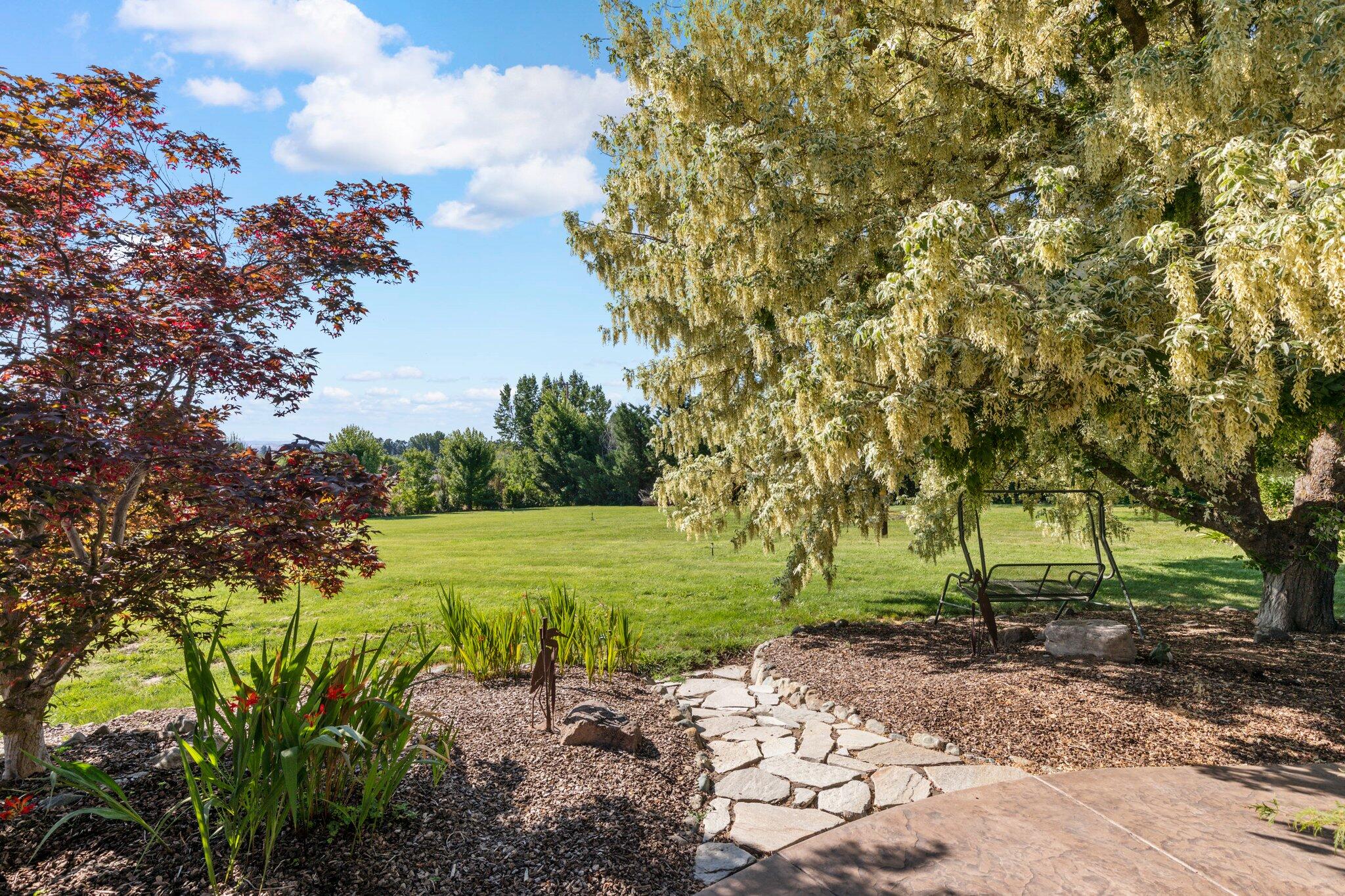 630 East Valley View Road Ashland, OR 97520 - Photo 39 of 57 39-web-or-mls-WCIL0433