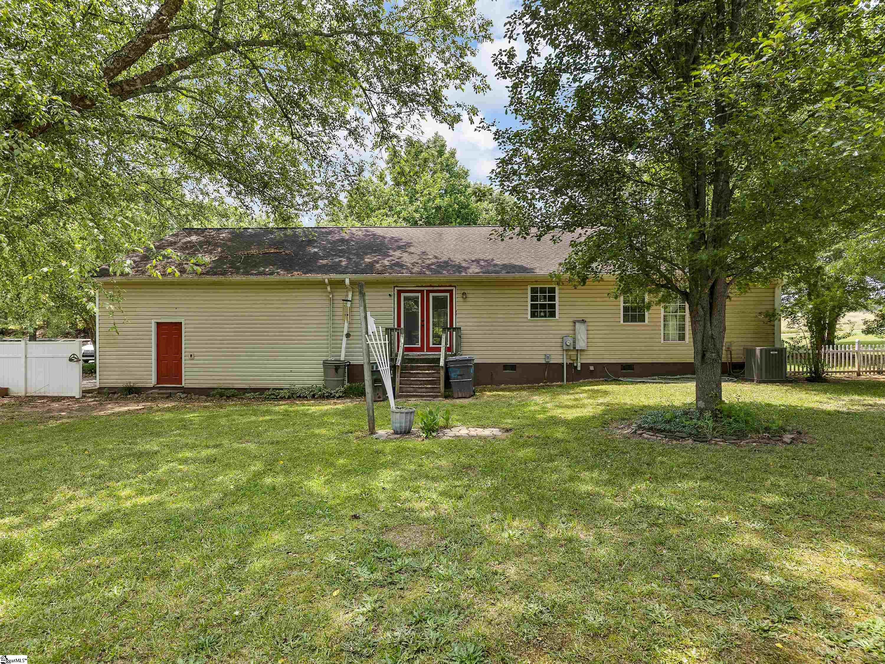 201 Bruce Road Inman, SC 29349 - Photo 33 of 36