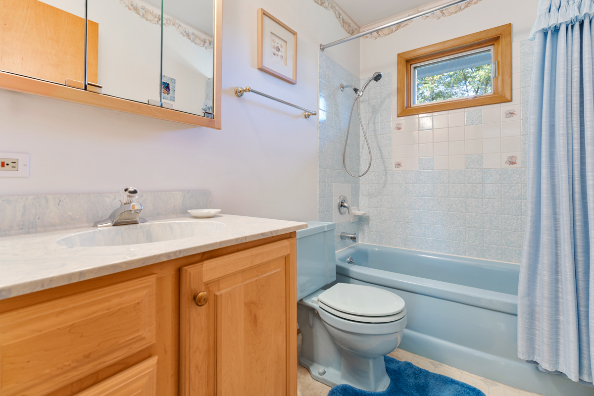 522 Edgewood Lane Elk Grove Village, IL 60007 - Photo 11 of 17