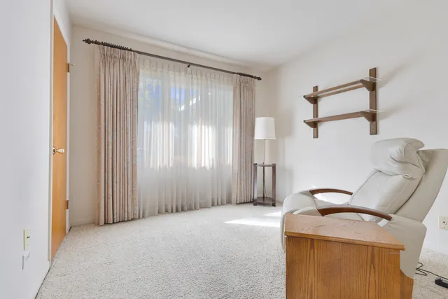 $359,900 | 522 Edgewood Lane, Elk Grove Village, IL 60007