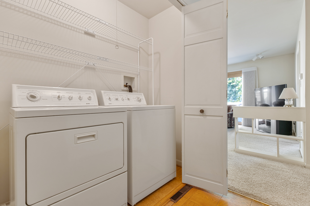 522 Edgewood Lane Elk Grove Village, IL 60007 - Photo 14 of 17