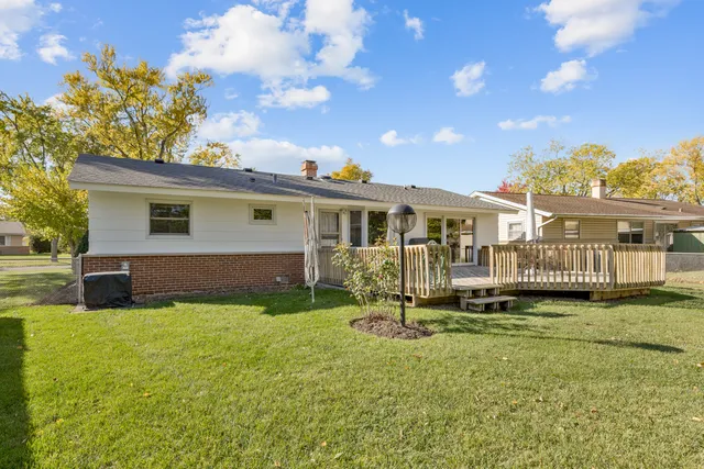 $359,900 | 522 Edgewood Lane, Elk Grove Village, IL 60007