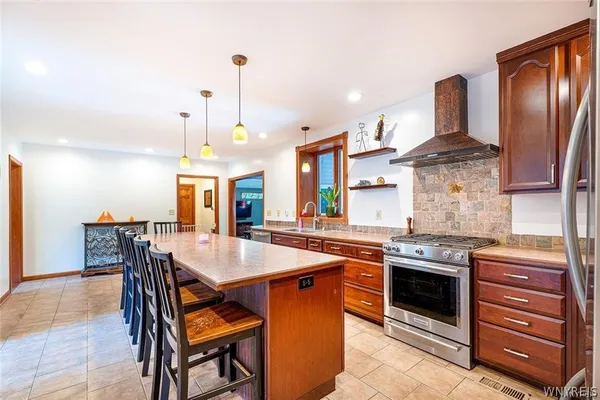 $499,900 | 980 East Robinson Street, North Tonawanda, NY 14120