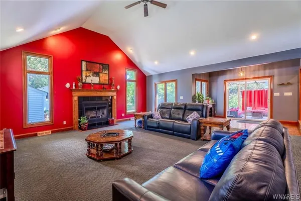 $499,900 | 980 East Robinson Street, North Tonawanda, NY 14120