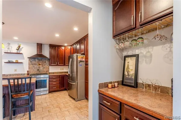 $499,900 | 980 East Robinson Street, North Tonawanda, NY 14120