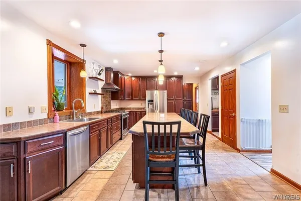 $499,900 | 980 East Robinson Street, North Tonawanda, NY 14120