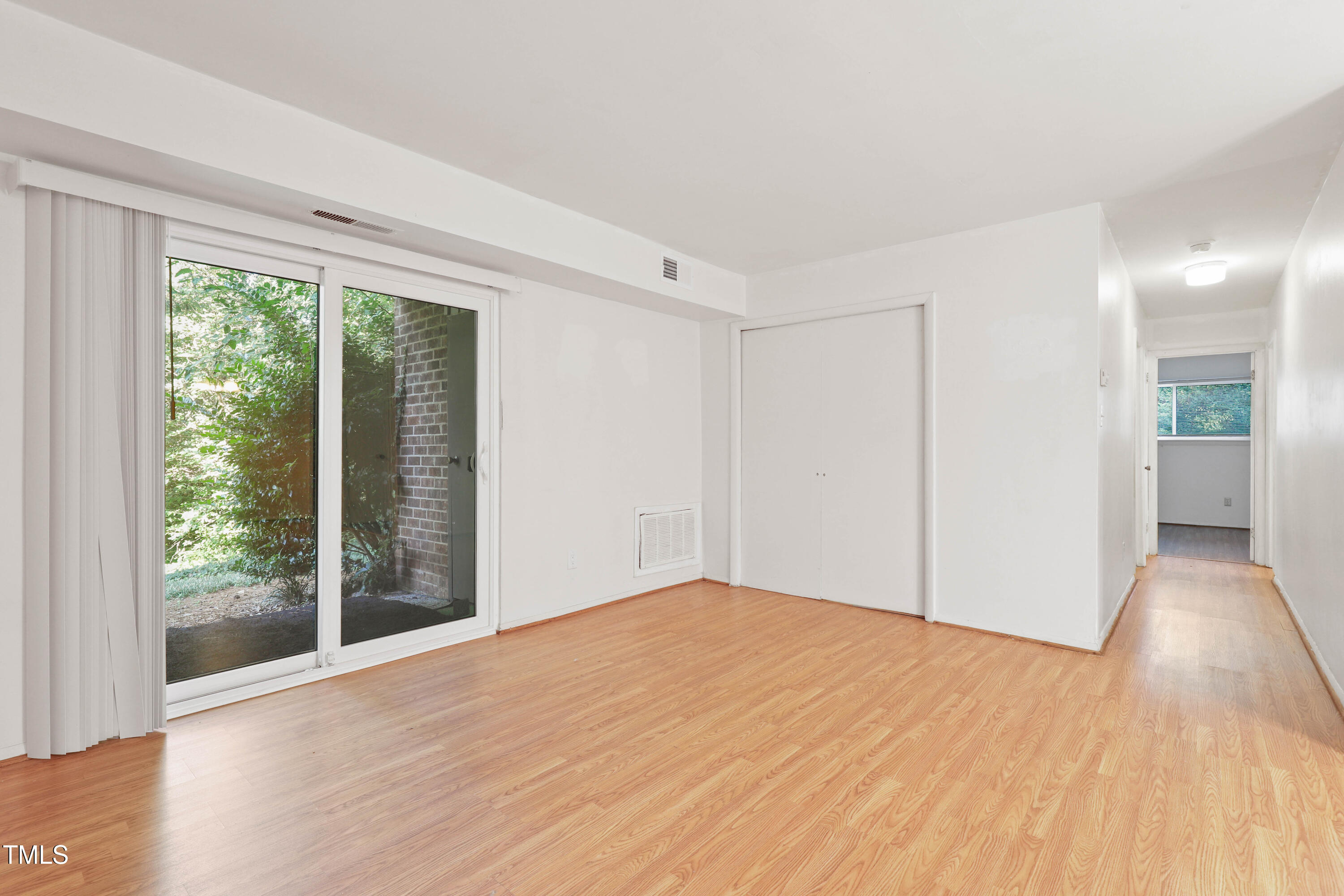 1010 Sandlin Place, Unit C Raleigh, NC 27606 - Photo 4 of 27 5