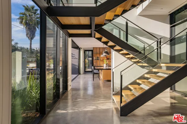 $24,000 | 901 Flower Avenue, Venice, CA 90291