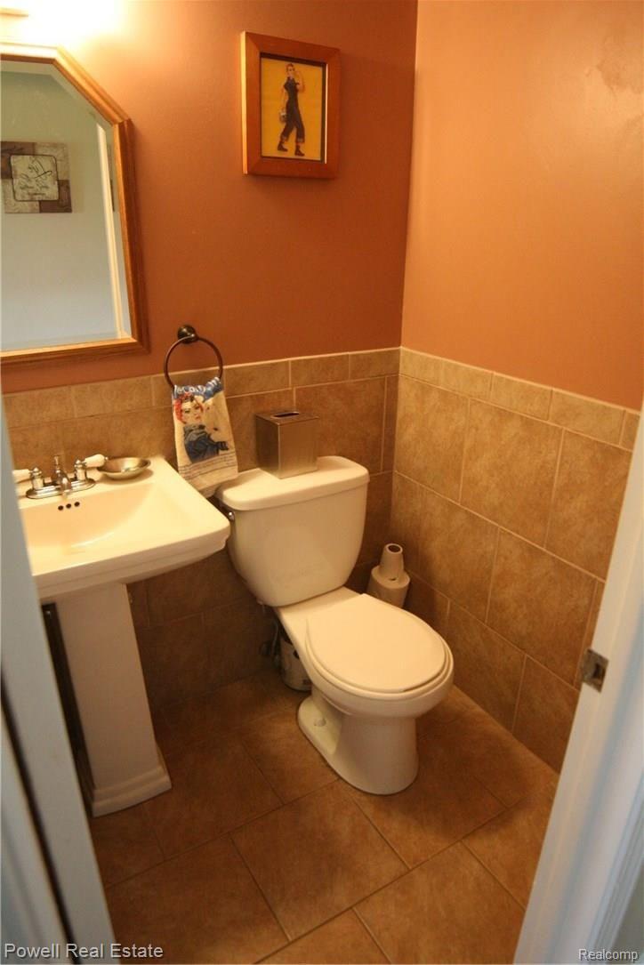7655 Oakhill Road Clarkston, MI 48348 - Photo 19 of 19 IMG_1004.JPG