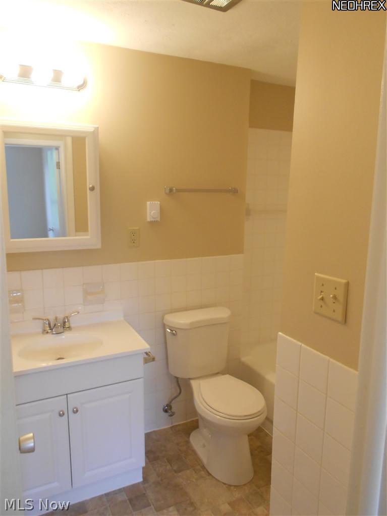 3068 Kent Road, Unit 402 Stow, OH 44224 - Photo 13 of 14