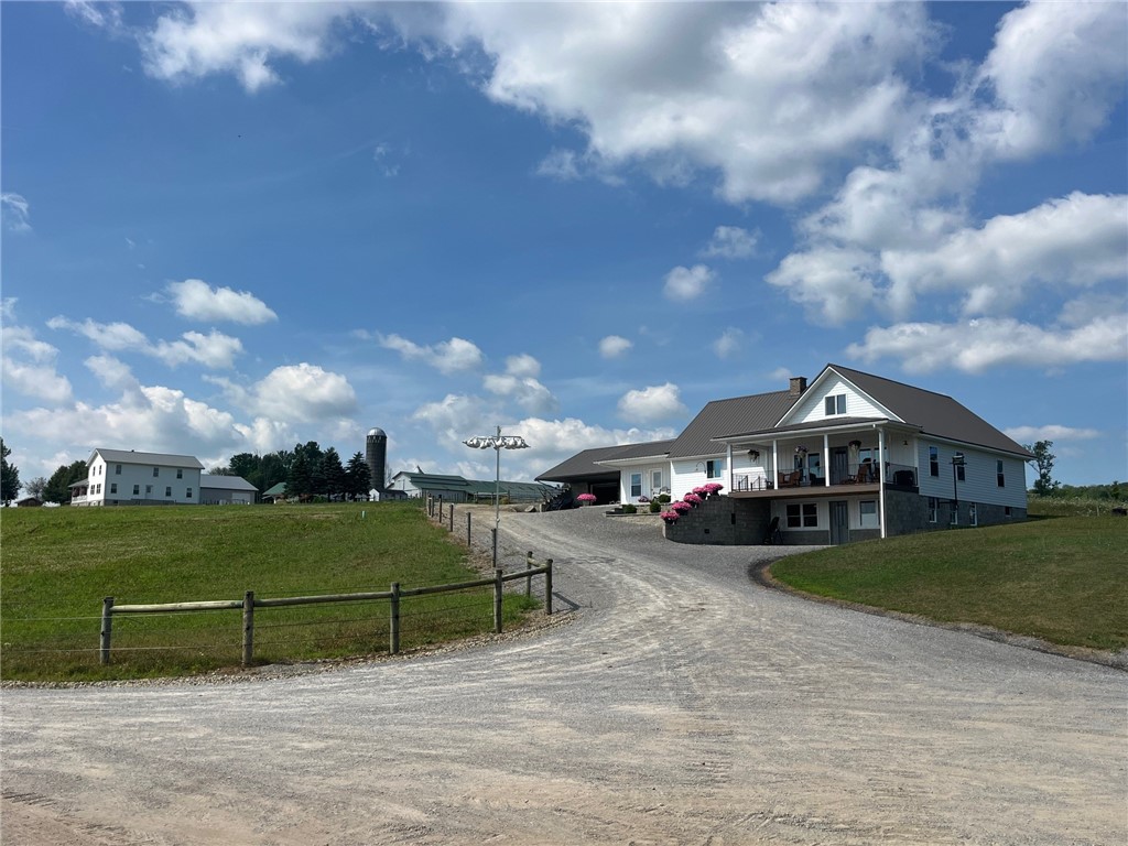 7690 Banks Road Pike, NY 14066 - Photo 6 of 49