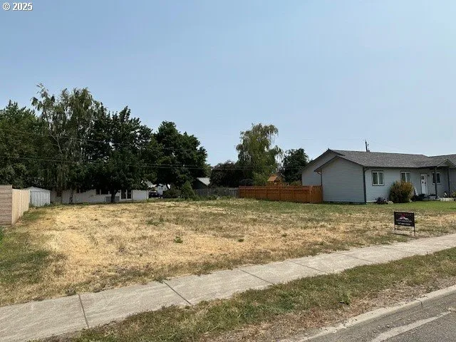 $94,900 | 10907 Kristin Way, Island City, OR 97850