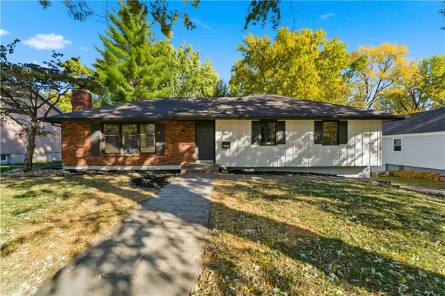 $320,000 | 6605 North Agnes Avenue, Gladstone, MO 64119