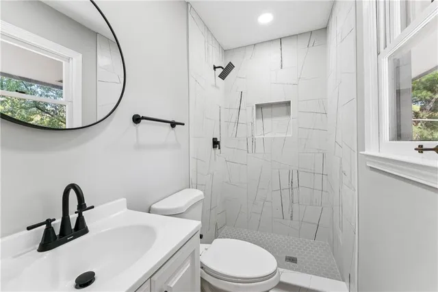 $320,000 | 6605 North Agnes Avenue, Gladstone, MO 64119