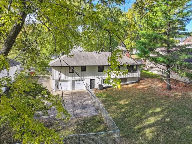 $320,000 | 6605 North Agnes Avenue, Gladstone, MO 64119