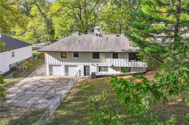 $320,000 | 6605 North Agnes Avenue, Gladstone, MO 64119