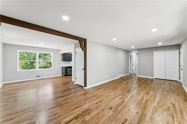 $320,000 | 6605 North Agnes Avenue, Gladstone, MO 64119