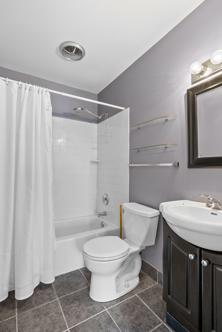 4711 St Joseph Creek Road, Unit 4H Lisle, IL 60532 - Photo 19 of 20 Gallery Image 19
