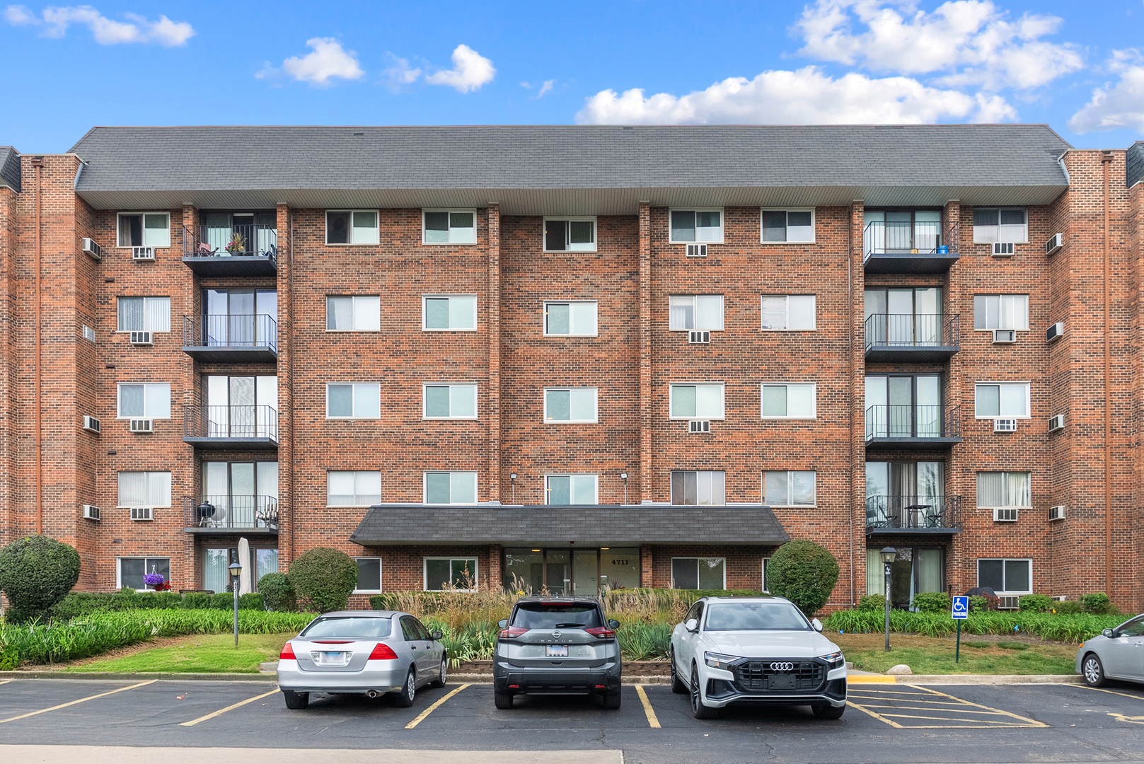4711 St Joseph Creek Road, Unit 4H Lisle, IL 60532 - Photo 20 of 20 Gallery Image 20