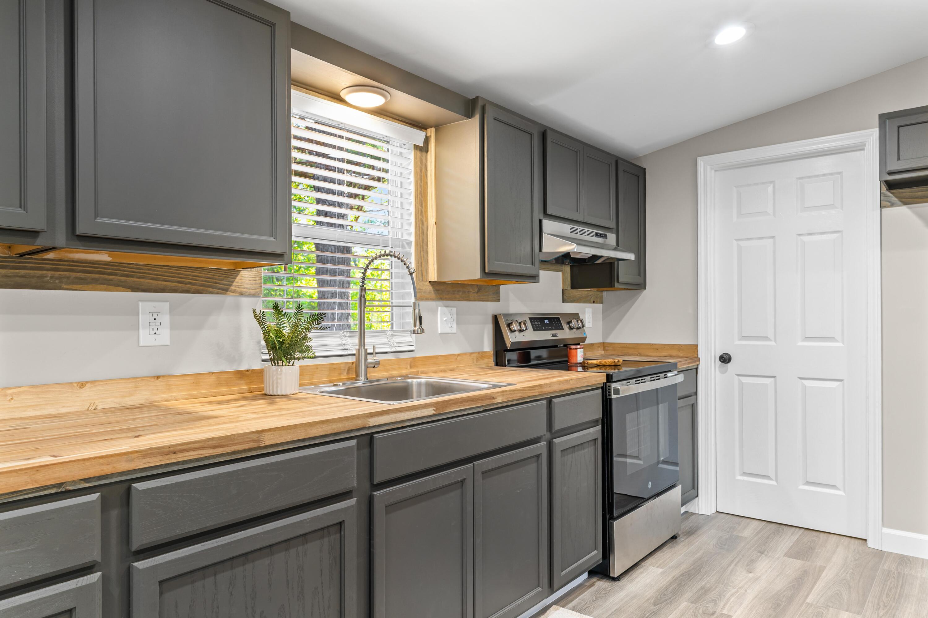 4401 Stillwater Road Orangeburg, SC 29118 - Photo 9 of 24 DSC04891