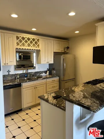 $2,600 | 6600 Warner Avenue, Huntington Beach, CA 92647