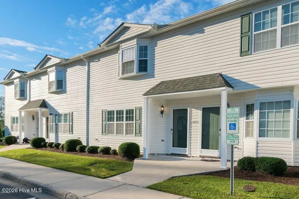 $1,500 | 1222 Cross Creek Circle, Unit W2, Greenville, NC 27834