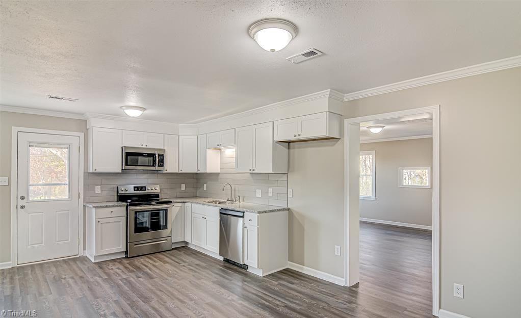 3500 Manoa Road Pfafftown, NC 27040 - Photo 15 of 38