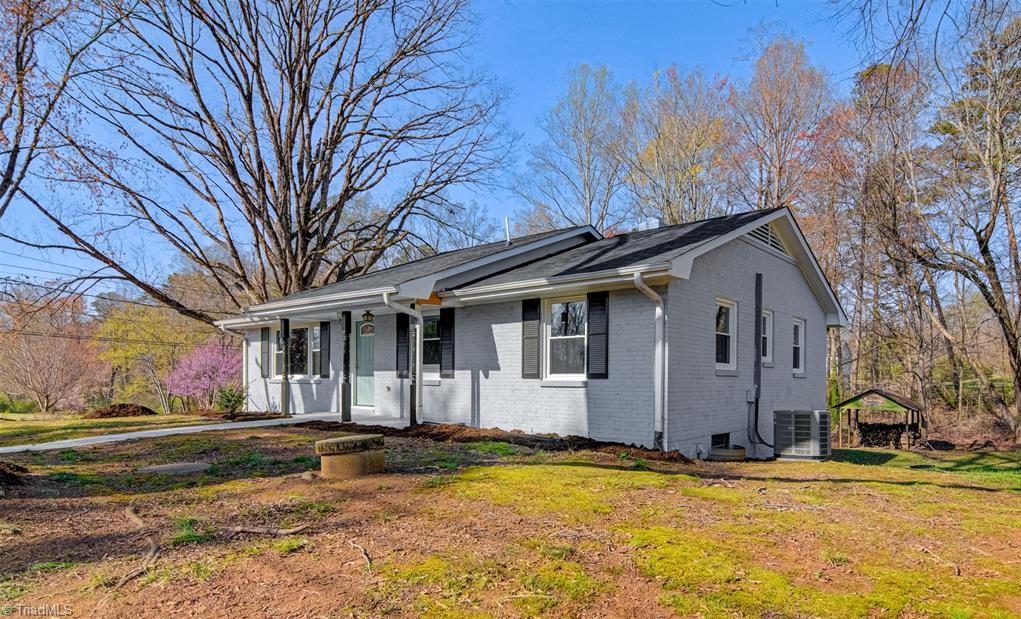 3500 Manoa Road Pfafftown, NC 27040 - Photo 2 of 38