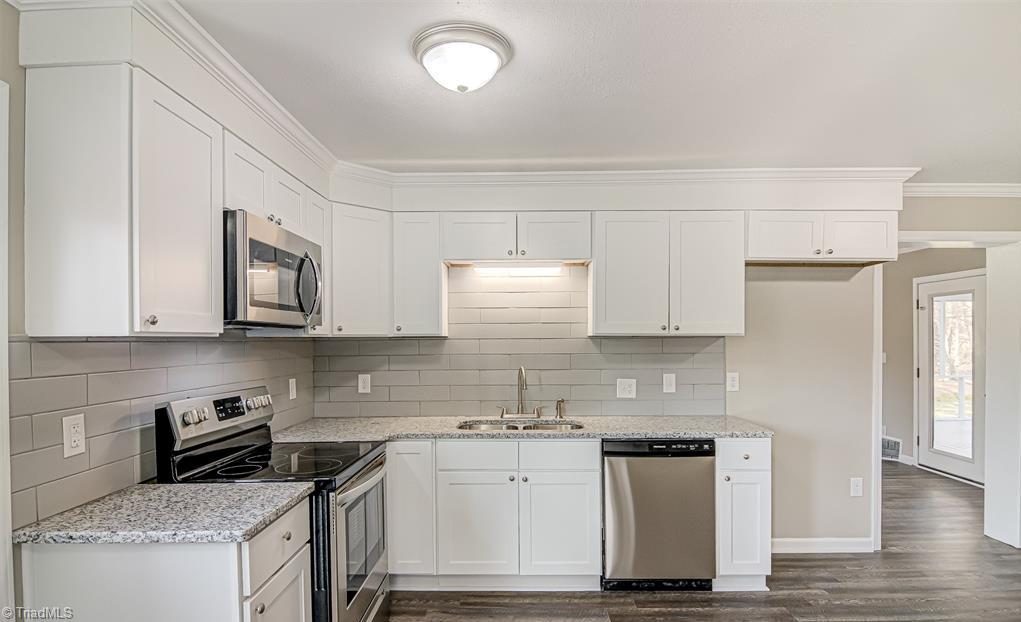 3500 Manoa Road Pfafftown, NC 27040 - Photo 8 of 38