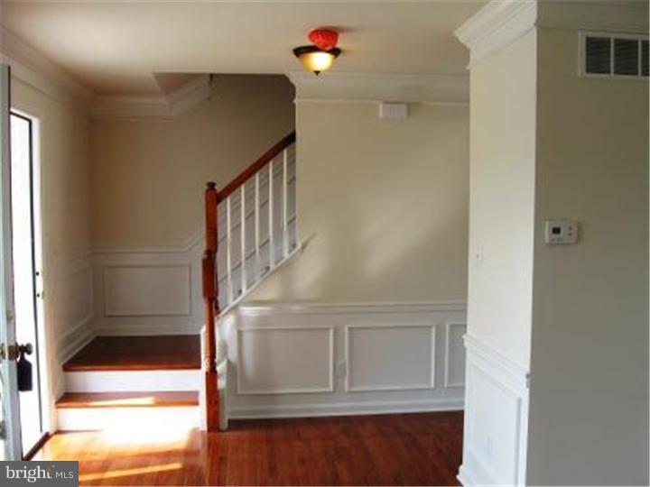 321 Bem Street Riverside, NJ 08075 - Photo 12 of 21 Foyer