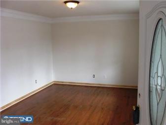 321 Bem Street Riverside, NJ 08075 - Photo 3 of 21 Living Room