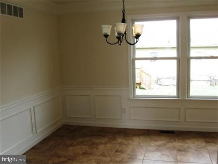 321 Bem Street Riverside, NJ 08075 - Photo 9 of 21 Dining Room