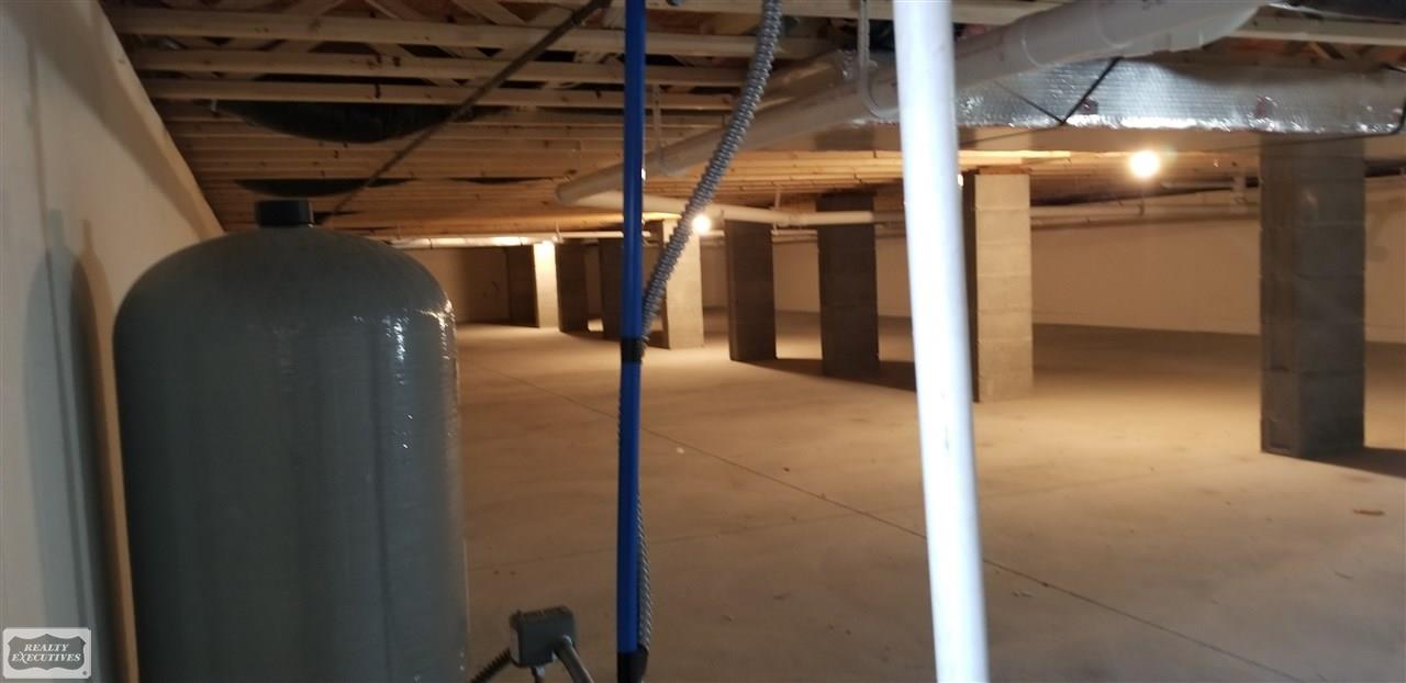 1967 Berville Road Allenton, MI 48002 - Photo 40 of 64 4' High Crawl Space