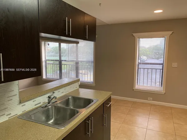 $1,950 | 3932 Northwest 87th Avenue, Unit 3932, Sunrise, FL 33351