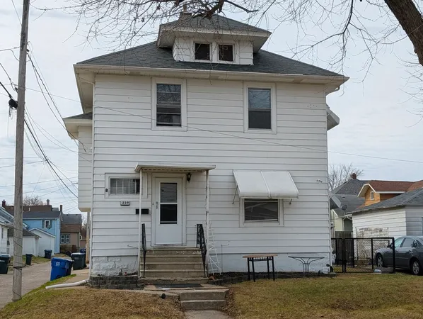 $162,500 | 239 West Hayes Street, Davenport, IA 52803