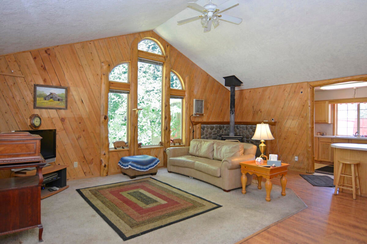 16973 Sacramento Road Bend, OR 97707 - Photo 8 of 27 Gallery Image 8