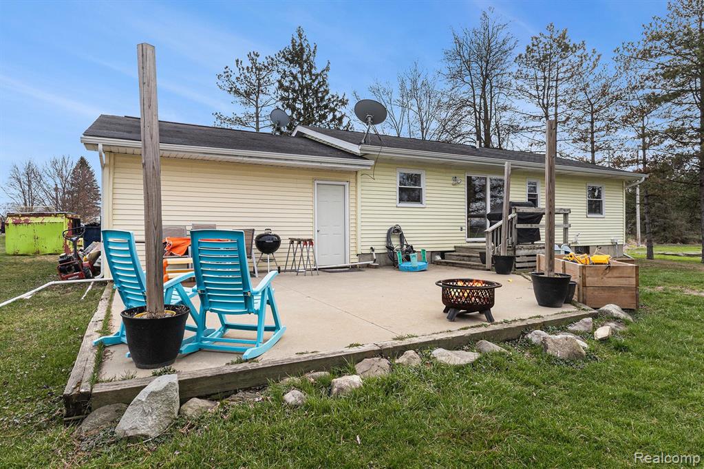 6211 Allen Road Fenton, MI 48430 - Photo 6 of 29
