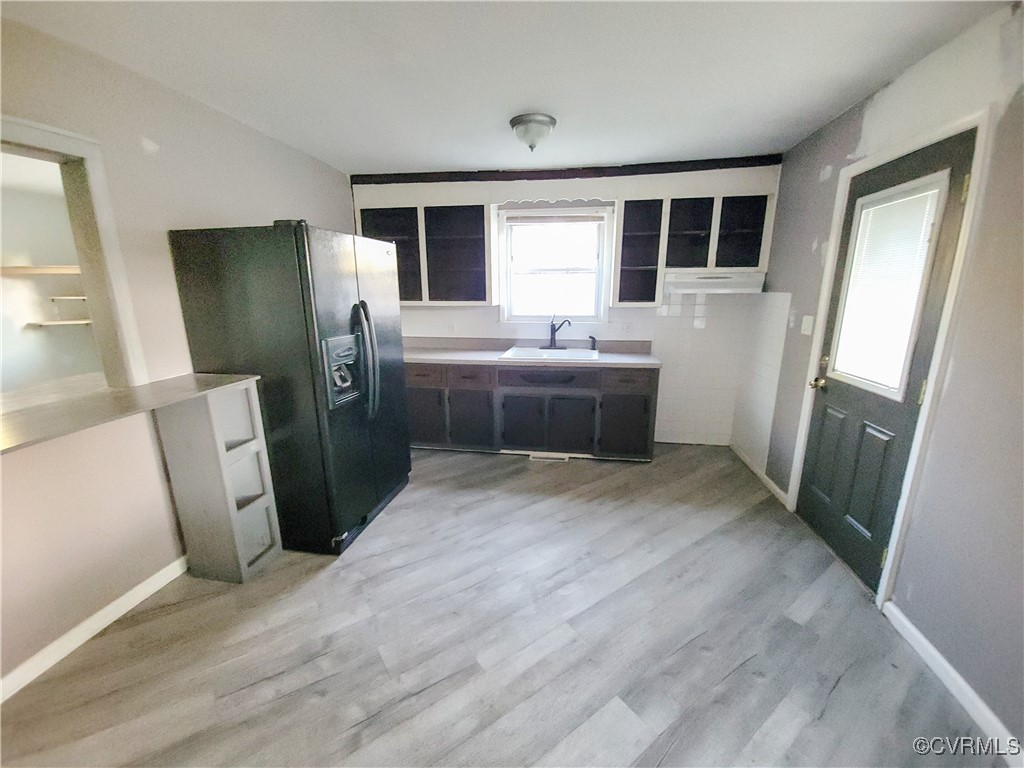 15604 Exter Mill Road Chesterfield, VA 23838 - Photo 12 of 22 a room with refrigerator and window