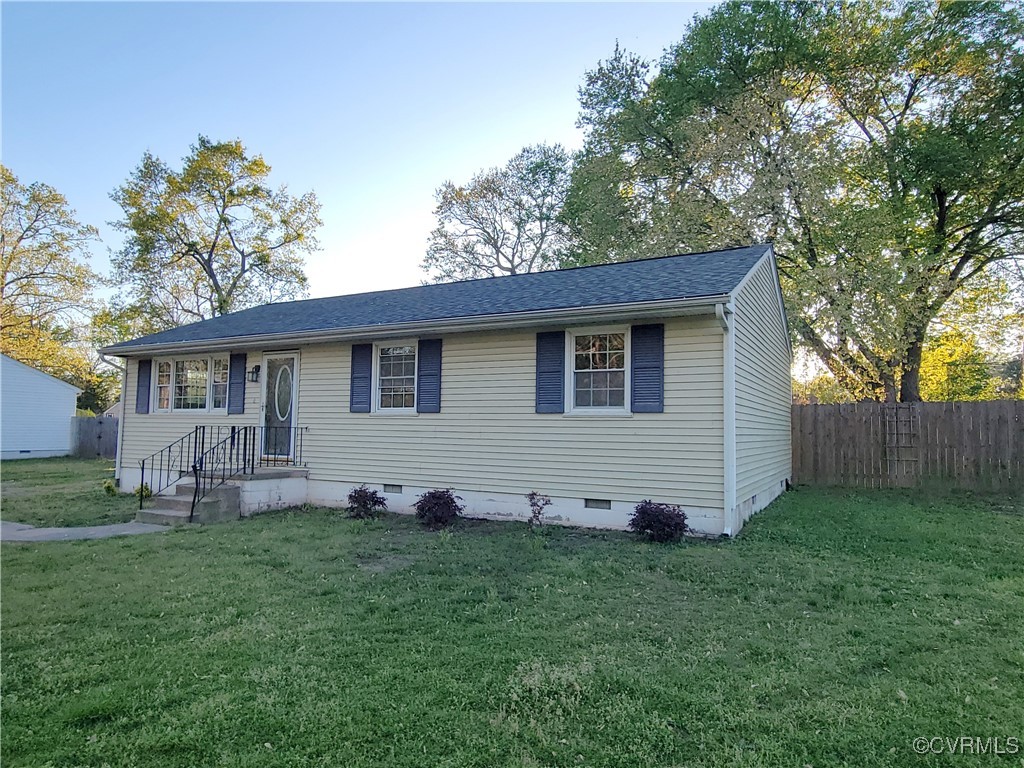 15604 Exter Mill Road Chesterfield, VA 23838 - Photo 3 of 22 a front view of house with yard and green space