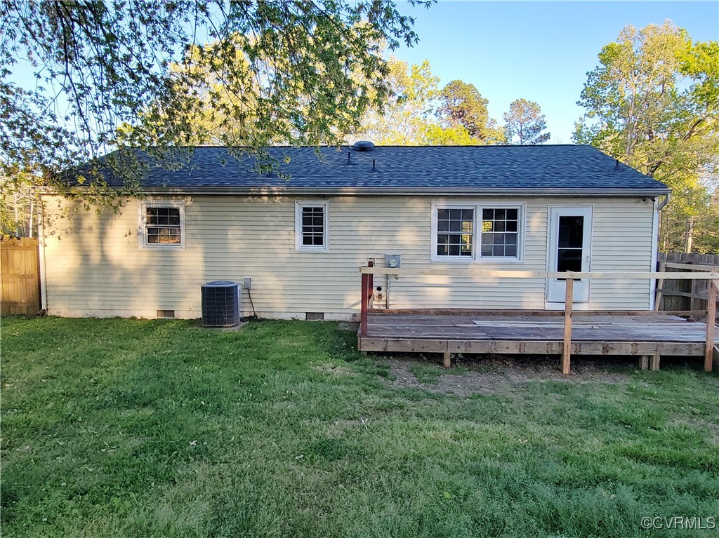 15604 Exter Mill Road Chesterfield, VA 23838 - Photo 5 of 22 a view of a house with a backyard