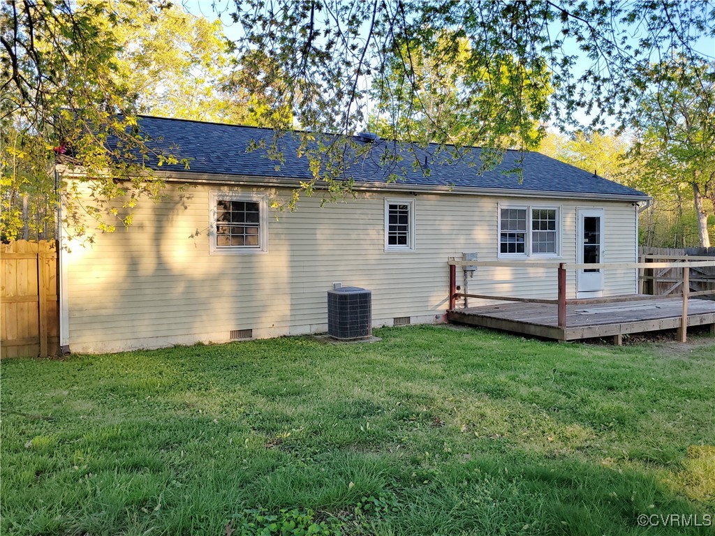15604 Exter Mill Road Chesterfield, VA 23838 - Photo 6 of 22 a backyard of a house with table and chairs