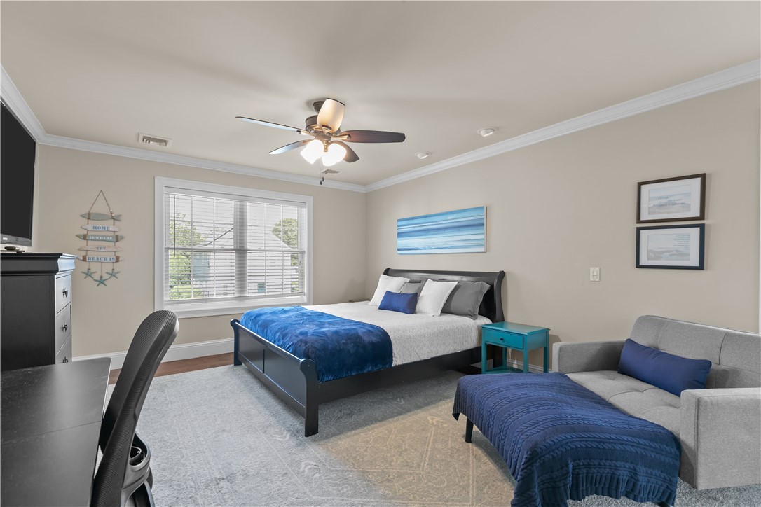 5 Lowndes Street Newport, RI 02840 - Photo 19 of 40 Primary bdrm