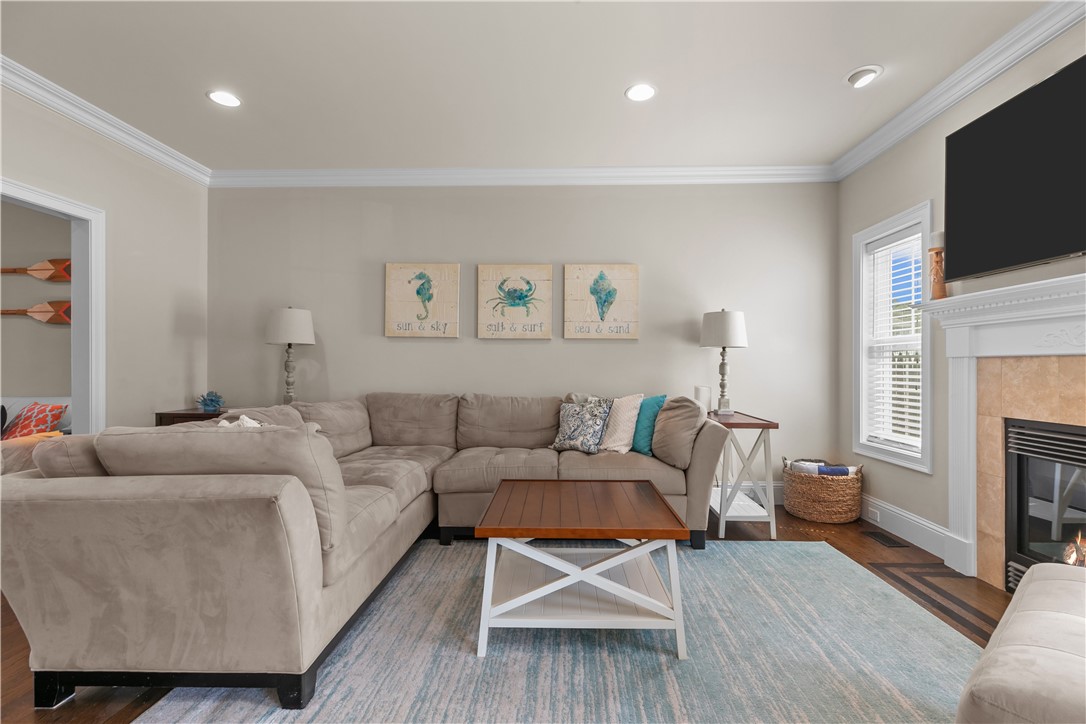 5 Lowndes Street Newport, RI 02840 - Photo 9 of 40