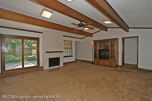 7005 Bayswater Road Amarillo, TX 79109 - Photo 5 of 13 Living Room