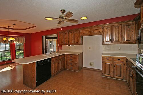 7005 Bayswater Road Amarillo, TX 79109 - Photo 8 of 13 Kitchen