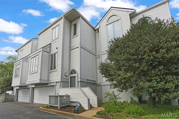 $165,000 | 10 Columbus Square Drive, St. Louis, MO 63101